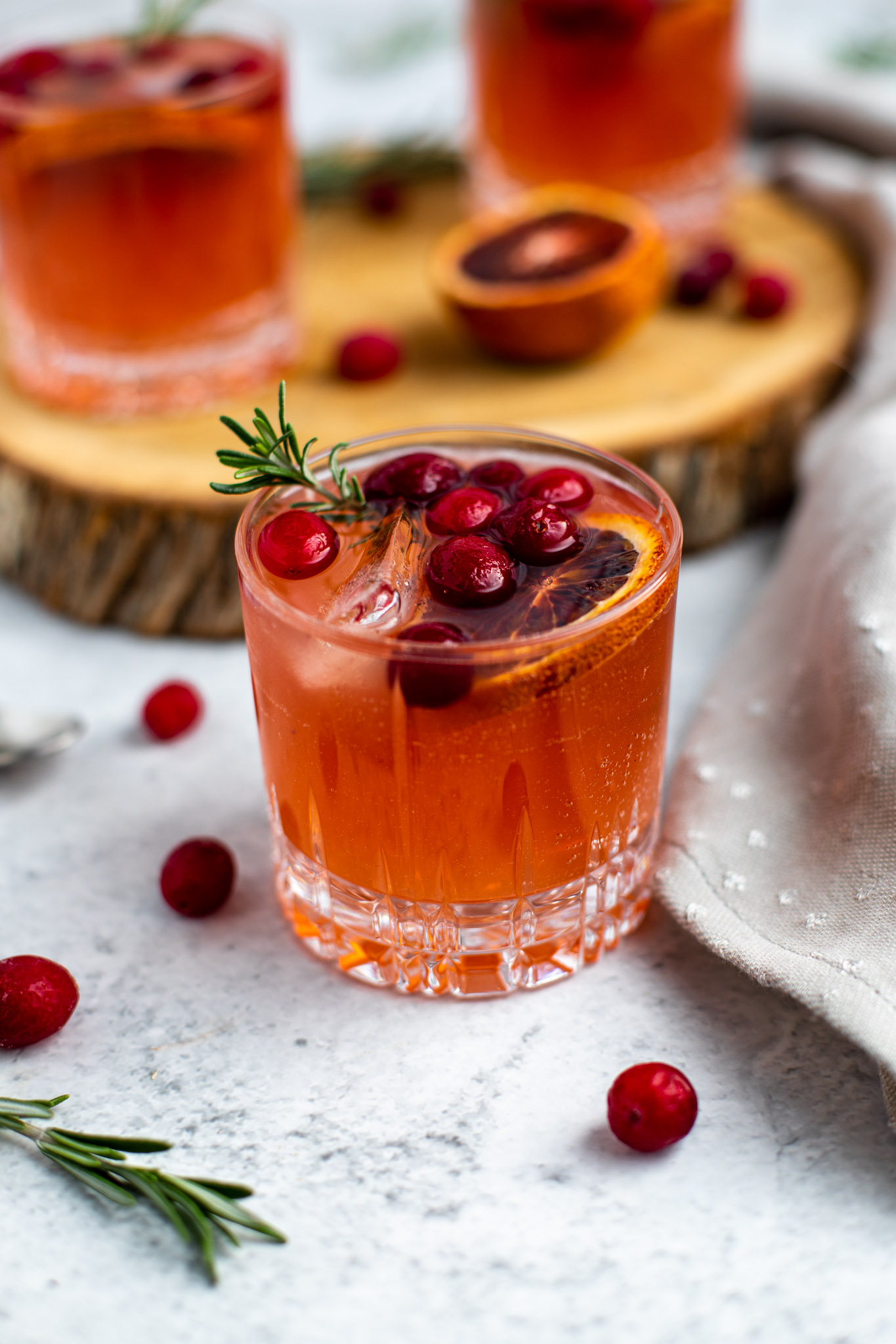 Cocktail festif des fêtes au gin et canneberges