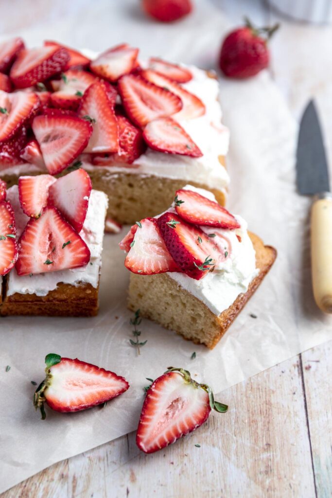 One Layer Strawberry Cake