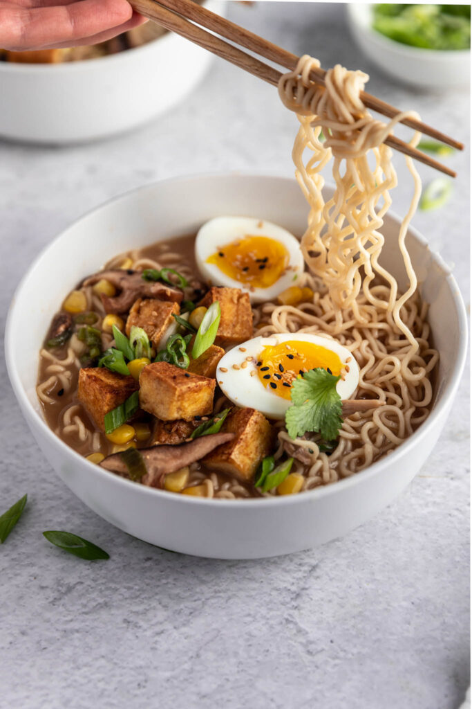Super Easy Vegetarian Ramen Soup