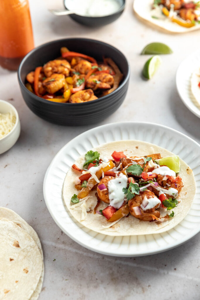 Fajitas crevettes & crème sûre à la lime